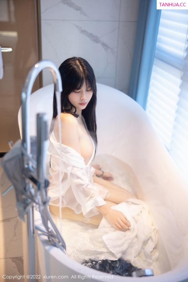 77qiqi  [XiuRen]高清写真图 2022.11.25 No.5909 77qiqi 浴缸美腿第62张图片